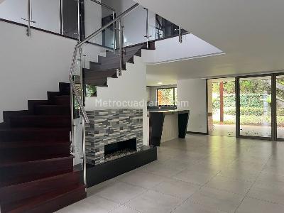 Casa de 3 alcobas en venta en Envigado, Envigado, 274 m² · foto 3 de 19