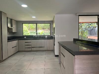 Casa de 3 alcobas en venta en Envigado, Envigado, 274 m² · foto 5 de 19