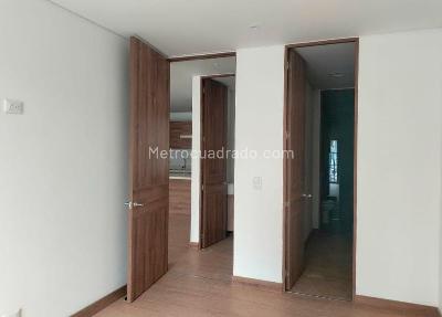 Apartamento de 2 alcobas en venta en El Poblado, Medellín, 93 m² · foto 12 de 14