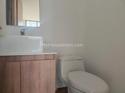Apartamento de 2 alcobas en venta en El Poblado, Medellín, 93 m² · foto 13 de 14