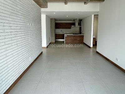 Apartamento de 2 alcobas en venta en El Poblado, Medellín, 93 m² · foto 2 de 14