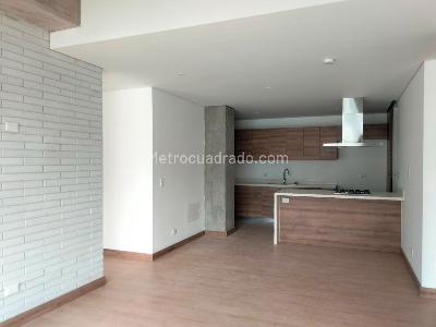 Apartamento de 2 alcobas en venta en El Poblado, Medellín, 93 m² · foto 3 de 14