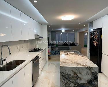 Casa de 4 alcobas en venta en El Poblado, Medellín, 334 m² · foto 5 de 17