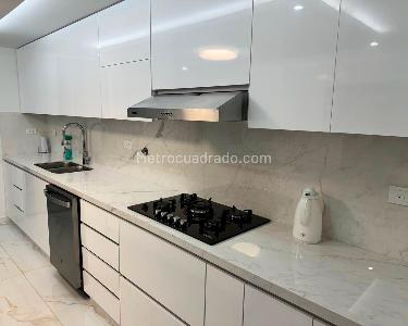 Casa de 4 alcobas en venta en El Poblado, Medellín, 334 m² · foto 8 de 17
