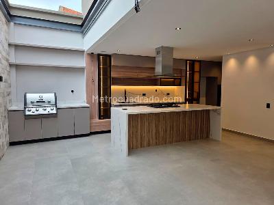 Casa de 3 alcobas en venta en Rionegro, Rionegro, 174 m² · foto 2 de 13
