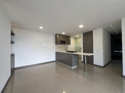 Apartamento de 3 alcobas en arriendo en Envigado, Envigado, 82 m² · foto 2 de 16