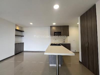 Apartamento de 3 alcobas en arriendo en Envigado, Envigado, 82 m² · foto 3 de 16