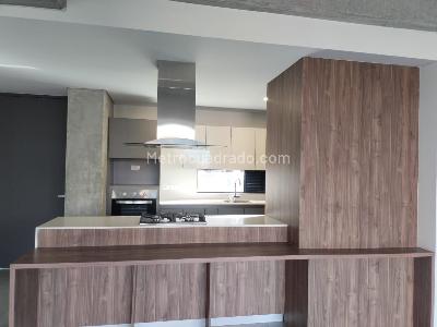 Apartamento de 2 alcobas en arriendo en El Poblado, Medellín, 125 m² · foto 5 de 18
