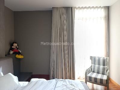 Apartamento de 3 alcobas en arriendo en El Poblado, Medellín, 270 m² · foto 15 de 18