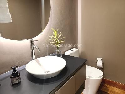 Apartamento de 3 alcobas en arriendo en El Poblado, Medellín, 270 m² · foto 17 de 18