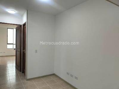 Apartamento de 3 alcobas en arriendo en El Poblado, Medellín, 94 m² · foto 7 de 17