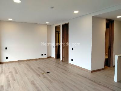 Apartamento de 1 alcoba en venta en El Poblado, Medellín, 82 m² · foto 3 de 17