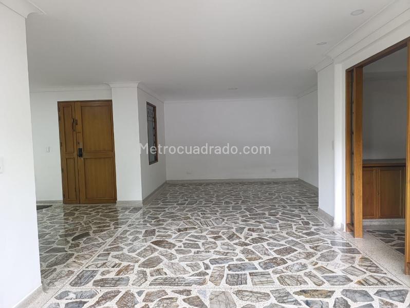 Elegant 3BR Apartment in El Poblado - 3