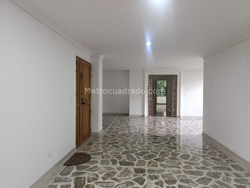 Elegant 3BR Apartment in El Poblado - 4