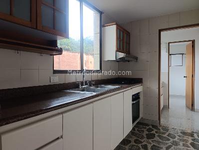 Apartamento de 3 alcobas en arriendo en San Lucas, Medellín, 145 m² · foto 8 de 20