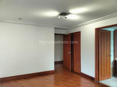 Apartamento de 4 alcobas en arriendo en El Poblado, Medellín, 220 m² · foto 17 de 19