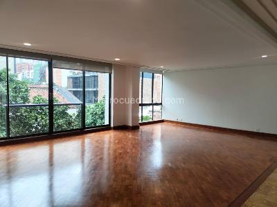 Apartamento de 4 alcobas en arriendo en El Poblado, Medellín, 220 m² · foto 2 de 19