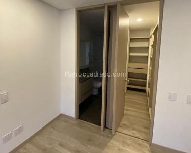 Apartamento de 2 alcobas en arriendo en Altos Del Poblado, Medellín, 108 m² · foto 13 de 17