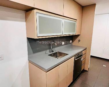 Apartamento de 2 alcobas en arriendo en Altos Del Poblado, Medellín, 108 m² · foto 7 de 17