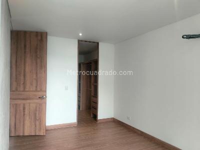 Apartamento de 2 alcobas en venta en El Poblado, Medellín, 75 m² · foto 10 de 15