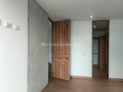 Apartamento de 2 alcobas en venta en El Poblado, Medellín, 75 m² · foto 11 de 15