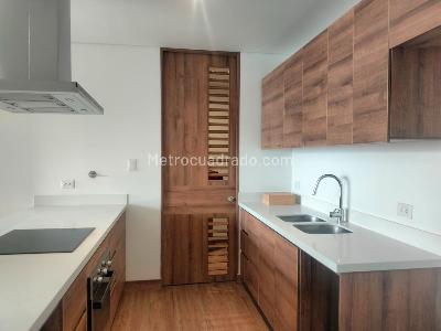 Apartamento de 2 alcobas en venta en El Poblado, Medellín, 75 m² · foto 5 de 15