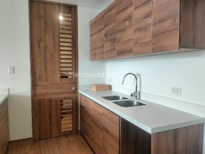 Apartamento de 2 alcobas en venta en El Poblado, Medellín, 75 m² · foto 6 de 15
