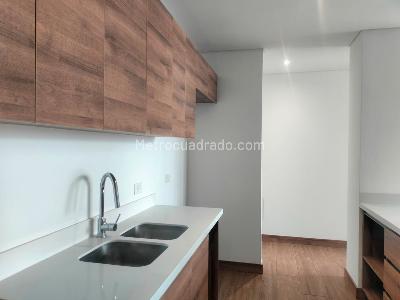 Apartamento de 2 alcobas en venta en El Poblado, Medellín, 75 m² · foto 7 de 15