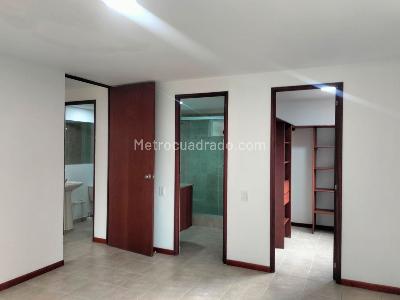 Apartamento de 2 alcobas en arriendo en El Poblado, Medellín, 78 m² · foto 10 de 14