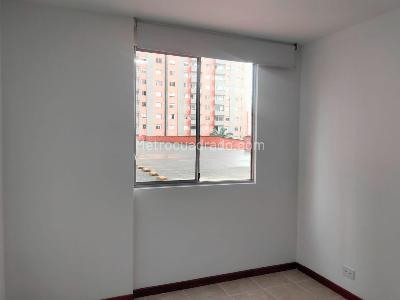 Apartamento de 2 alcobas en arriendo en El Poblado, Medellín, 78 m² · foto 11 de 14