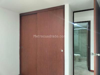 Apartamento de 2 alcobas en arriendo en El Poblado, Medellín, 78 m² · foto 12 de 14