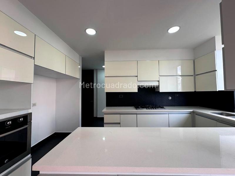 Apartamento en Arriendo, EL POBLADO, Medellín - Mehr