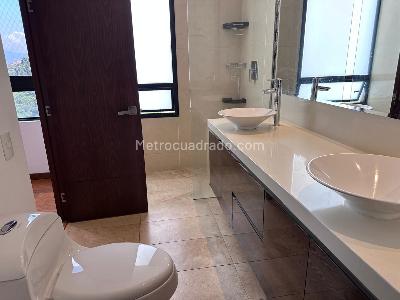 Apartamento en venta en El Poblado, Medellín · foto 17 de 20