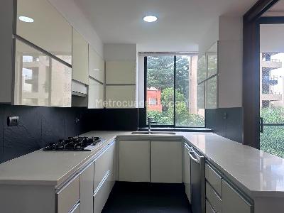 Apartamento en venta en El Poblado, Medellín · foto 6 de 20