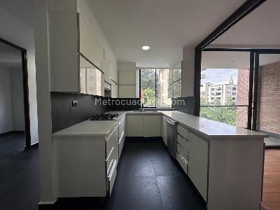 Apartamento en venta en El Poblado, Medellín · foto 8 de 20