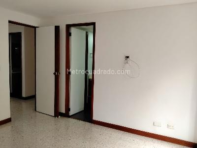 Apartamento de 3 alcobas en arriendo en Castropol, Medellín, 137 m² · foto 10 de 20