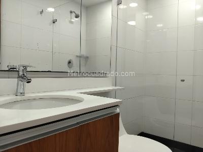 Apartamento de 3 alcobas en arriendo en Castropol, Medellín, 137 m² · foto 18 de 20