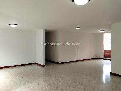 Apartamento de 3 alcobas en arriendo en Castropol, Medellín, 137 m² · foto 2 de 20