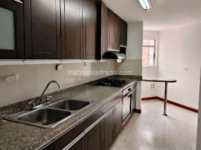 Apartamento de 3 alcobas en arriendo en Castropol, Medellín, 137 m² · foto 6 de 20