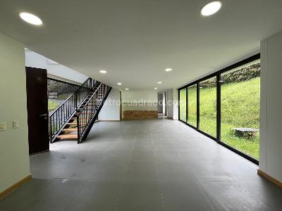 Casa en venta en Envigado, Envigado · foto 2 de 19