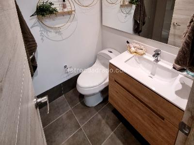 Apartamento de 2 alcobas en venta en El Poblado, Medellín, 87 m² · foto 8 de 8
