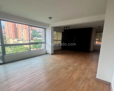 Apartamento de 2 alcobas en venta en El Poblado, Medellín, 97 m² · foto 2 de 10