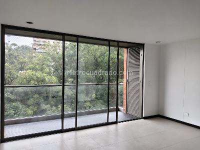 Apartamento en venta en El Poblado, Medellín · foto 2 de 19