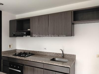 Apartamento en venta en El Poblado, Medellín · foto 8 de 19