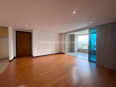 Apartamento de 3 alcobas en venta en Los Balsos, Medellín, 170 m² · foto 2 de 18