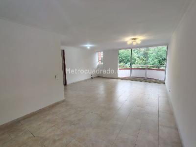 Apartamento de 2 alcobas en arriendo en Los Balsos, Medellín, 90 m² · foto 2 de 15