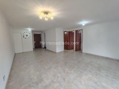 Apartamento de 2 alcobas en arriendo en Los Balsos, Medellín, 90 m² · foto 3 de 15