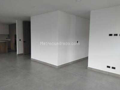 Apartamento de 3 alcobas en venta en El Poblado, Medellín, 192 m² · foto 3 de 19
