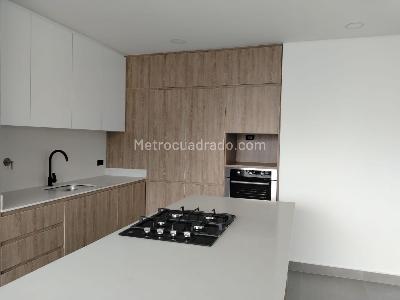 Apartamento de 3 alcobas en venta en El Poblado, Medellín, 192 m² · foto 7 de 19