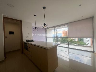 Apartamento de 2 alcobas en venta en Envigado, Envigado, 80 m² · foto 2 de 16